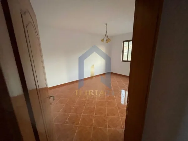 Tirane, shes 1+1+Ballkon Kati 4, 63 m² 70.000 € 