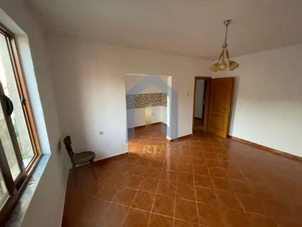 Tirane, shes 1+1+Ballkon Kati 4, 63 m² 70.000 € 