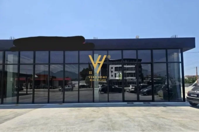 Kruje, jepet me qera ambjent biznesi Kati 0, 210 m² 1.000 € (URA E TAPIZES)