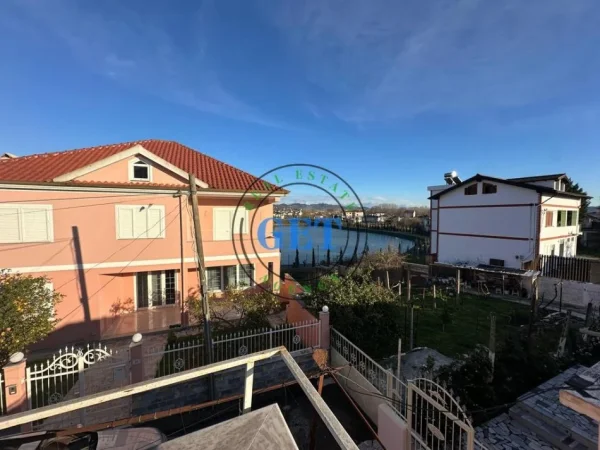 Durres, shitet shtepi 4+1+Ballkon Kati 2, 288 m² 110.000 € (Shijak, Durres)