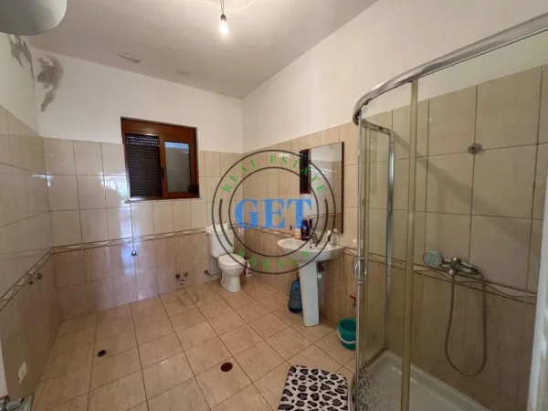 Durres, shitet shtepi 4+1+Ballkon Kati 2, 288 m² 110.000 € (Shijak, Durres)