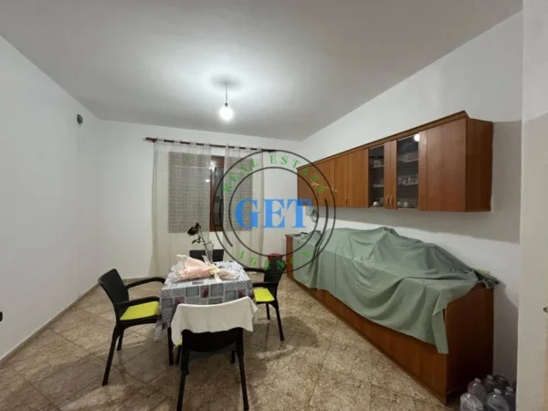 Durres, shitet shtepi 4+1+Ballkon Kati 2, 288 m² 110.000 € (Shijak, Durres)