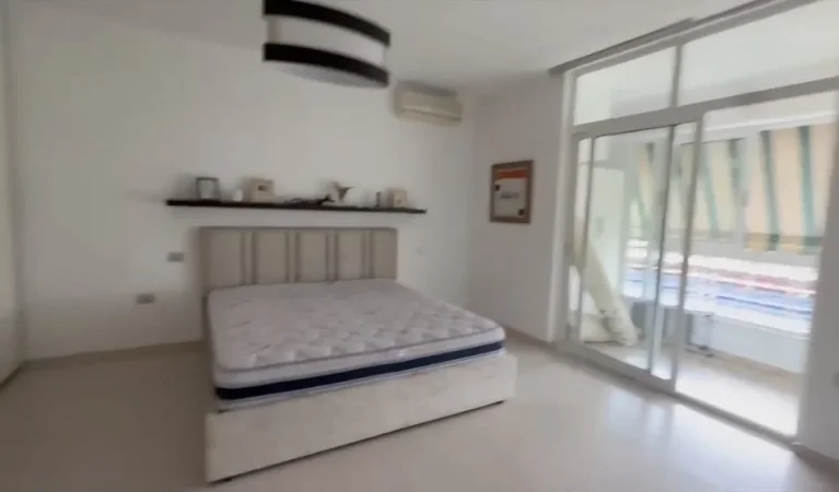 Tirane, jap me qera apartament 2+1+Ballkon Kati 7, 100 m² 800 € (Komuna e Parisit, Kompleksi Kika 1)
