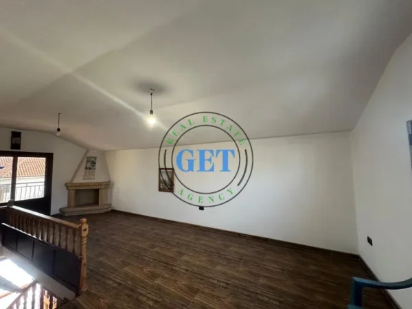 Durres, shitet shtepi 5+1+Aneks+Ballkon Kati 2, 648 m² 240.000 € (Ish Keneta, Durres)