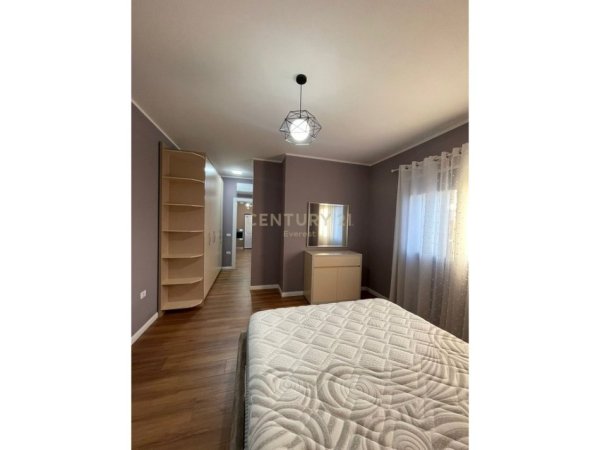 Tirane, jepet me qera apartament 2+1 Kati 7, 94 m² 650 € (Rr. Feizi Hizmo)