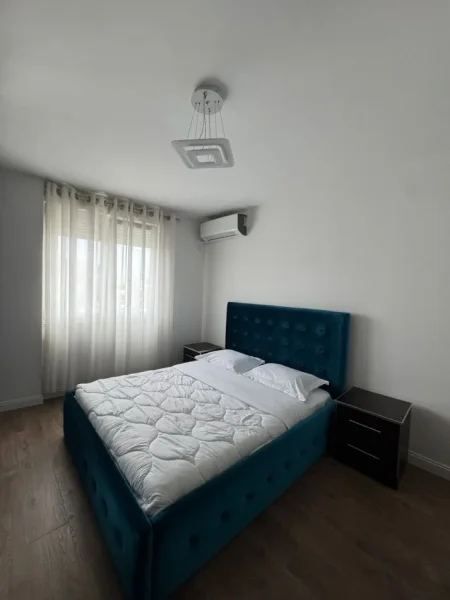 Tirane, jepet me qera apartament 3+1+Ballkon Kati 4, 127 m² 1.000 € (Farmacia 10, Rr.e Dibres)
