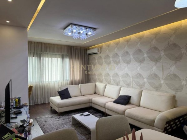 Tirane, jepet me qera apartament 2+1 Kati 5, 91 m² 550 € (Rr. Idriz Guri)