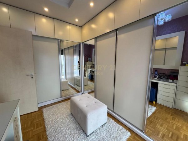 Tirane, jepet me qera apartament 2+1 Kati 5, 91 m² 550 € (Rr. Idriz Guri)
