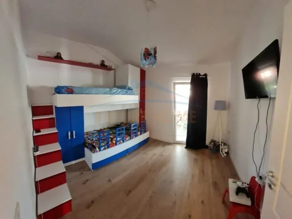 Durres, shitet apartament+verande | Penthouse 3+1+Aneks+Ballkon Kati 5, 179 m² 255.000 € (Mal i Robit, Golem)