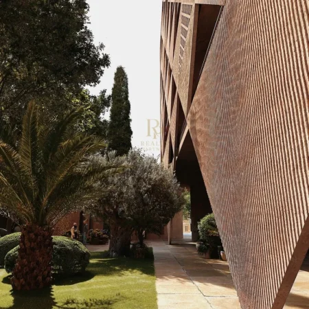 Tirane, shitet apartament 2+1+Ballkon Kati 6, 191 m² 350.000 € (Rr. Xhnfize Keko)