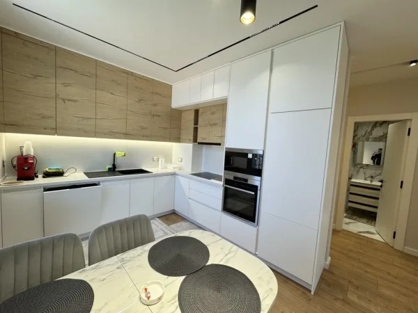 Tirane, jepet me qera apartament , 65 m² 600 € 