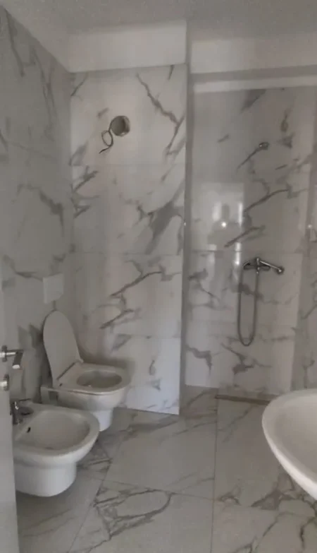 Shitet Apartamenti 2+1 - Univers City - Gati per Banim