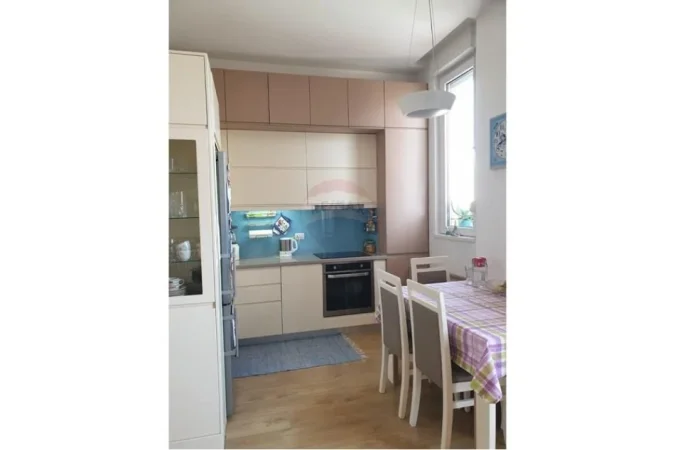 Tirane, shitet apartament 2+1 Kati 9, 82 m² 189.000 € (Frosina Plaku)