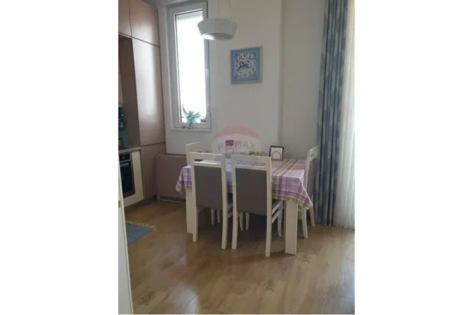 Tirane, shitet apartament 2+1 Kati 9, 82 m² 189.000 € (Frosina Plaku)