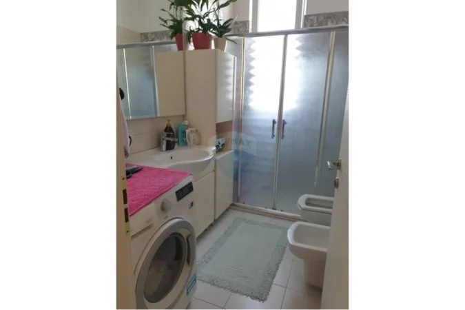 Tirane, shitet apartament 2+1 Kati 9, 82 m² 189.000 € (Frosina Plaku)