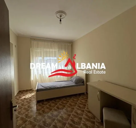 Tirane, jepet me qera apartament 2+1+Ballkon Kati 7, 110 m² 450 € (Astir, pran Bar Oslo)