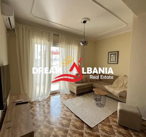 Tirane, jepet me qera apartament 2+1+Ballkon Kati 7, 110 m² 450 € (Astir, pran Bar Oslo)