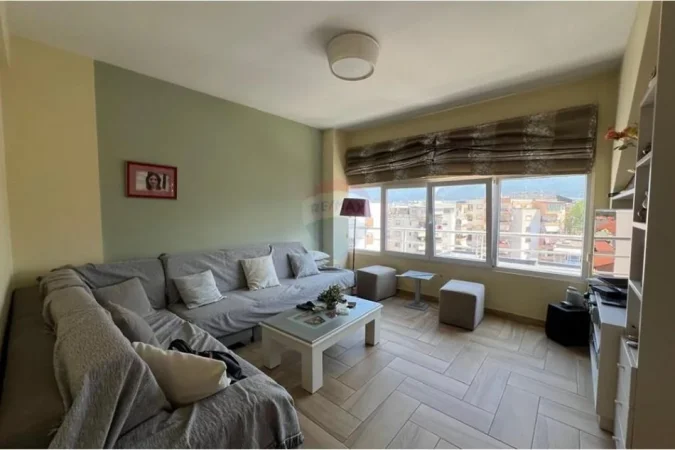 Tirane, jepet me qera apartament 2+1 , 112 m² 650 € (Ali Demi)