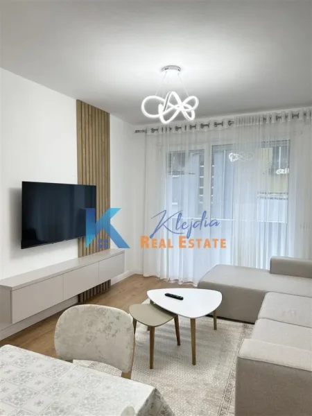 Tirane, jap me qera apartament 2+1+Ballkon Kati 1, 98 m² 650 € (Rruga e Dibres, afer Ministrise se Mbrojtjes)