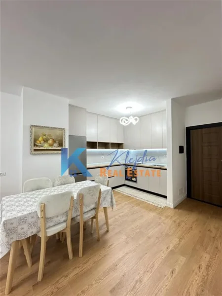 Tirane, jap me qera apartament 2+1+Ballkon Kati 1, 98 m² 650 € (Rruga e Dibres, afer Ministrise se Mbrojtjes)