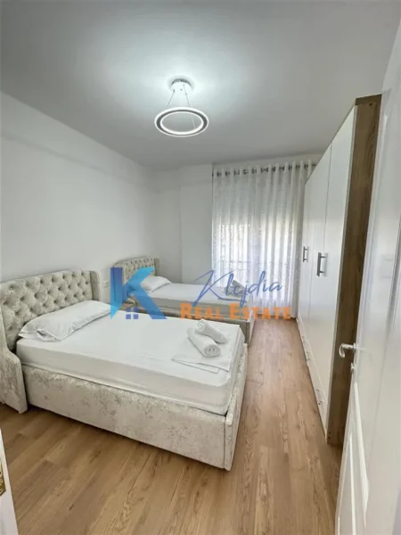 Tirane, jap me qera apartament 2+1+Ballkon Kati 1, 98 m² 650 € (Rruga e Dibres, afer Ministrise se Mbrojtjes)
