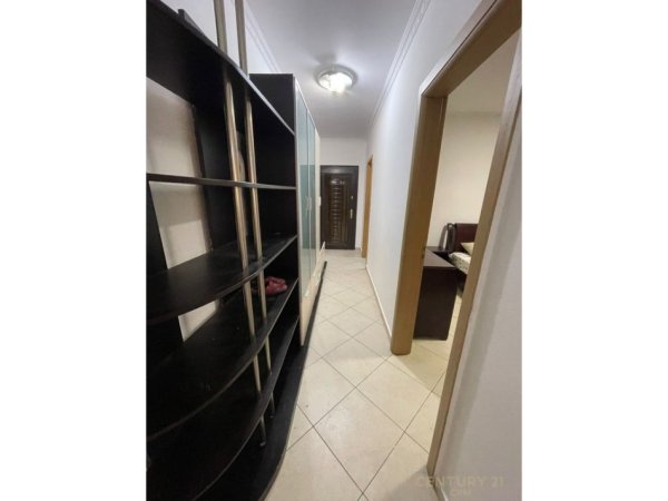 Tirane, jepet me qera apartament 1+1 Kati 2, 62 m² 400 € (Rruga Zhegu)