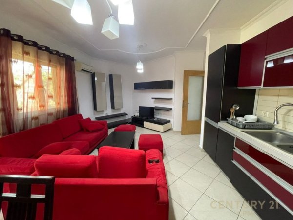 Tirane, jepet me qera apartament 1+1 Kati 2, 62 m² 400 € (Rruga Zhegu)