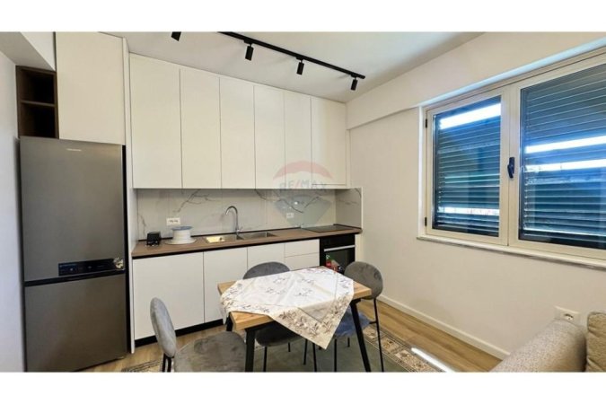 Tirane, jepet me qera apartament 1+1 , 60 m² 600 € (Muhamet Gjollesha)