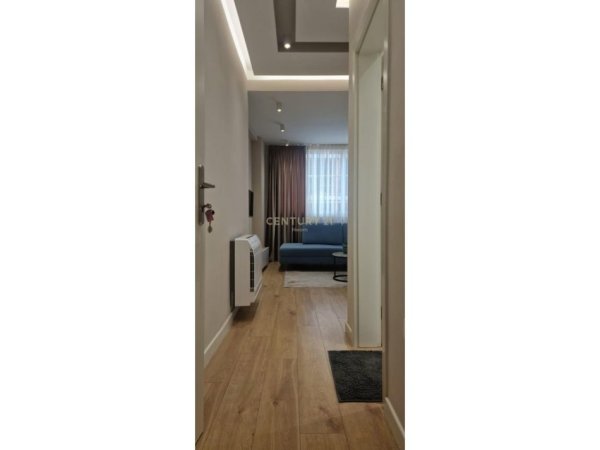 Tirane, jepet me qera apartament 1+1 Kati 5, 55 m² 700 € (ne Zemer te Bllokut)