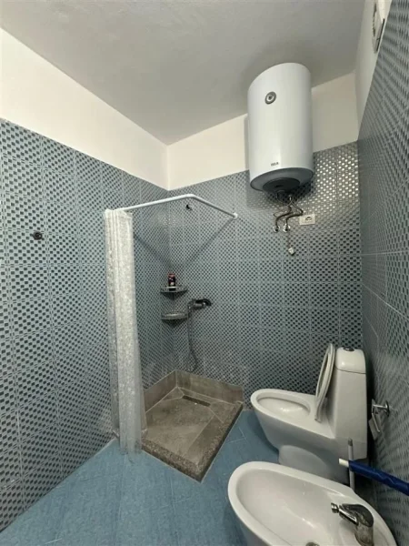 Tirane, jepet me qera apartament 2+1+Ballkon Kati 7, 120 m² 450 € 