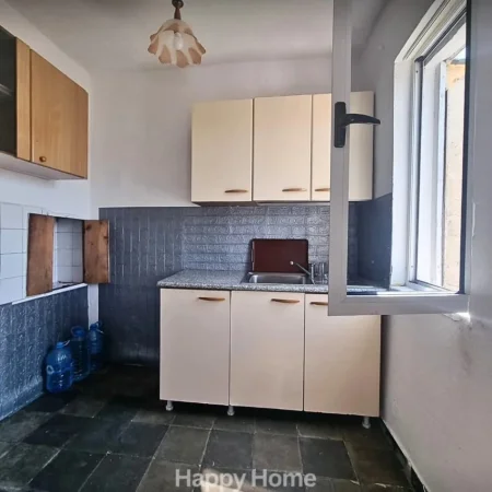 Tirane, shitet apartament 2+1+Ballkon Kati 5, 75 m² 94.000 € 