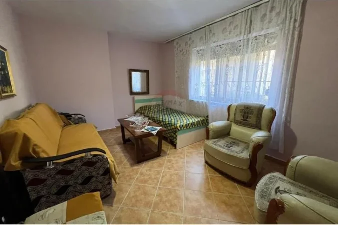 Tirane, jepet me qera 2+1 , 95 m² 400 € (ali dem)