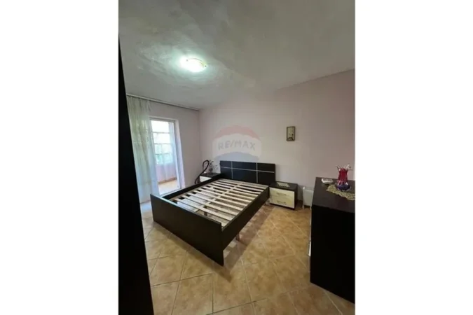 Tirane, jepet me qera 2+1 , 95 m² 400 € (ali dem)