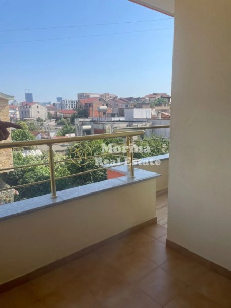 Tirane, jepet me qera 2+1 Kati 3, 100 m² 360 € (Rruga 5 Maji)