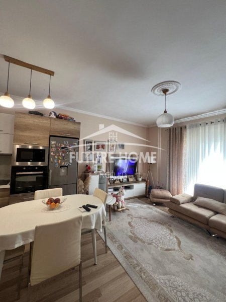 Tirane, shitet apartament 1+1 Kati 2, 73 m² 105.000 € (Rruga Shefqet Kuka)