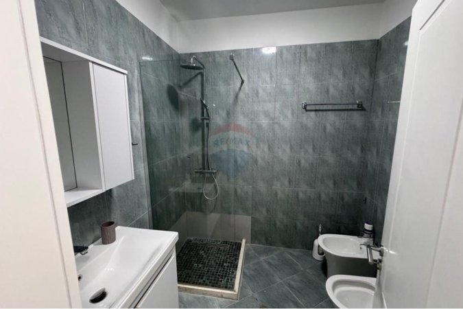 Shqiperi, jepet me qera apartament 1+1 Kati 8, 72 m² 550 € (kika 1)