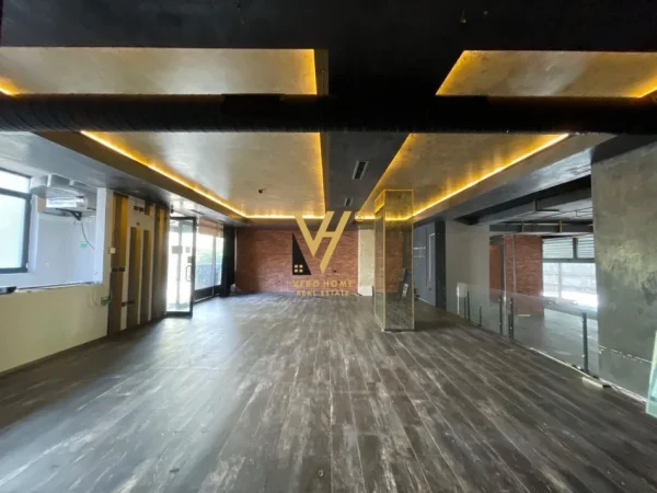 Tirane, shitet ambjent biznesi Kati 0, 440 m² 1.320.000 € (21 DHJETORI)