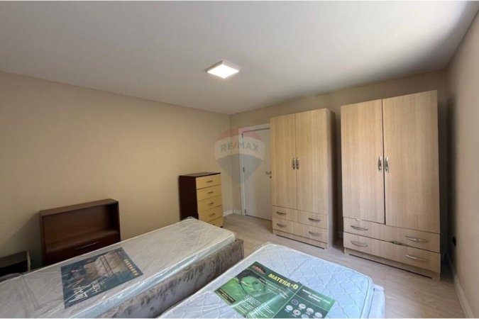 Tirane, jepet me qera apartament 2+1 , 61 m² 470 € (selit)