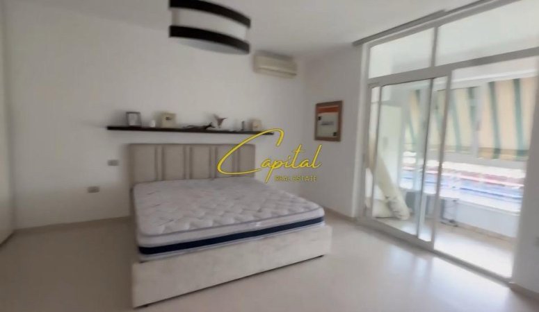 Tirane, jepet me qera apartament 2+1 Kati 7, 85 m² 800 € (KOMUNA E PARISIT)