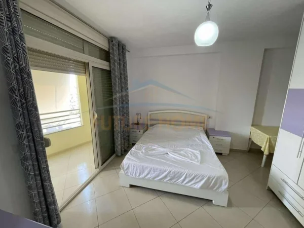 Tirane, jepet me qera apartament 2+1+Ballkon Kati 7, 105 m² 650 € 