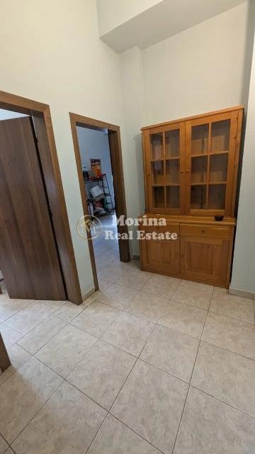 Tirane, jepet me qera apartament 1+1 Kati 2, 70 m² 450 € (Sheshi Willson)