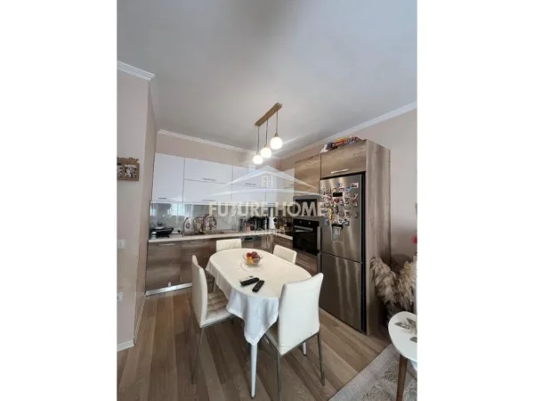 Shitet, Apartament 1+1, Fresk.