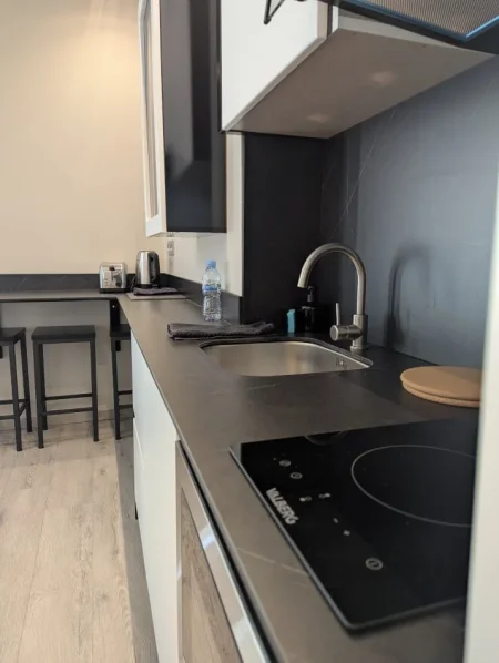 Tirane, jepet me qera apartament 1+1+Ballkon Kati 2, 55 m² 600 € (Liqeni i Thate)