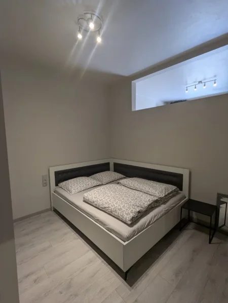 Tirane, jepet me qera apartament 1+1+Ballkon Kati 2, 55 m² 600 € (Liqeni i Thate)