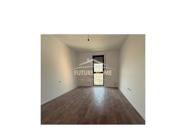 0683487469 Tirane, shitet apartament 2+1+Ballkon Kati 4, 110 m² 203.000 € (Rruga Sadik Petrela)
