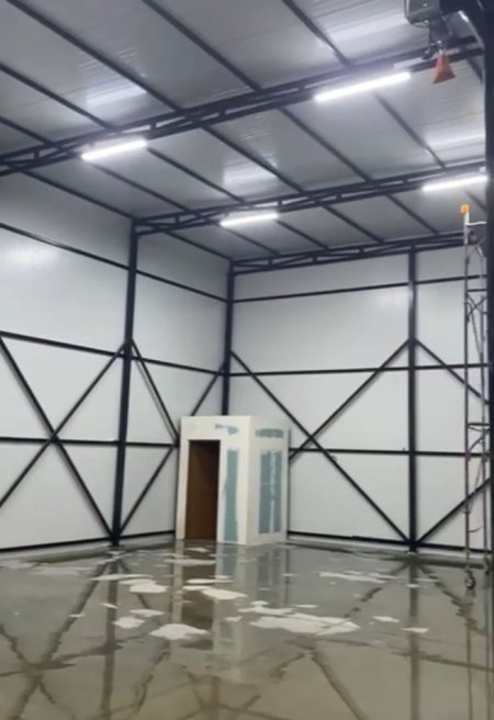 Tirane, jepet me qera magazine Kati 0, 360 m² 1.000 € (Laknas)
