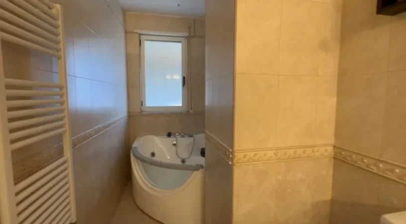 Tirane, jepet me qera apartament 2+1 Kati 7, 130 m² 800 € (komuna e parisit)