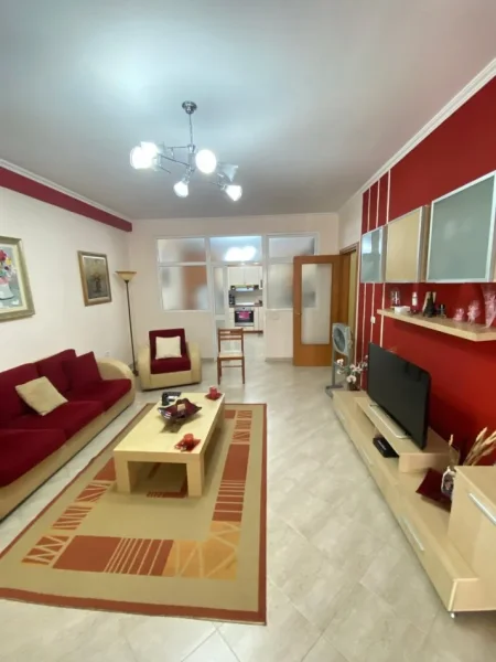 Tirane, shitet apartament 1+1+Ballkon Kati 4, 98 m² 159.000 € (Condor Center)