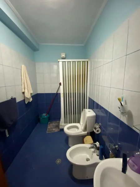 Tirane, shitet apartament 1+1+Ballkon Kati 4, 98 m² 159.000 € (Condor Center)