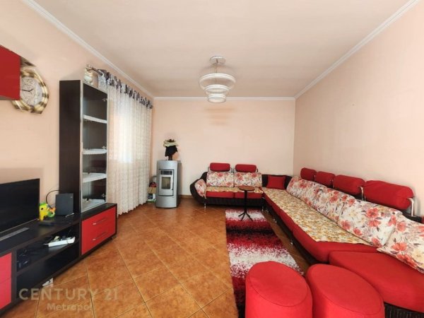 Tirane, jepet me qera apartament 2+1 Kati 2, 100 m² 450 € (Kodra e Priftit)